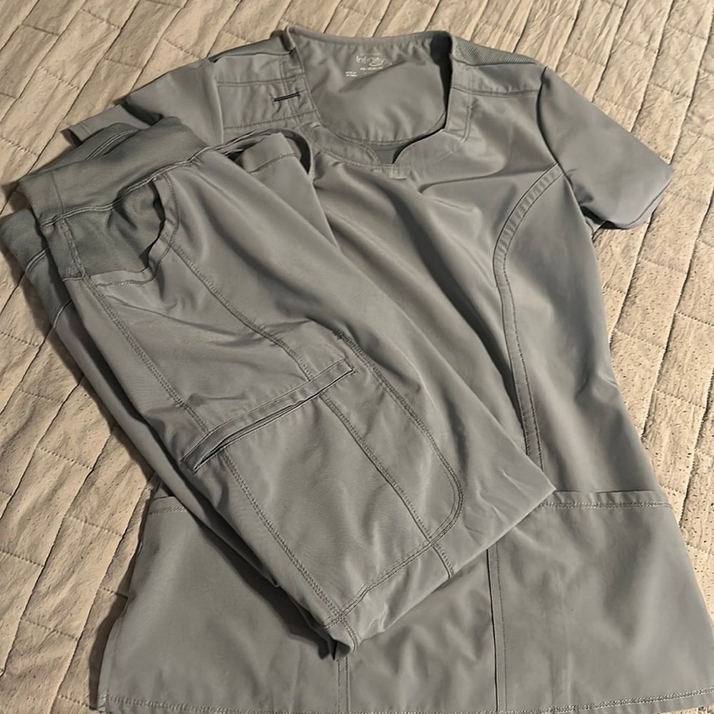 Scrub set size small